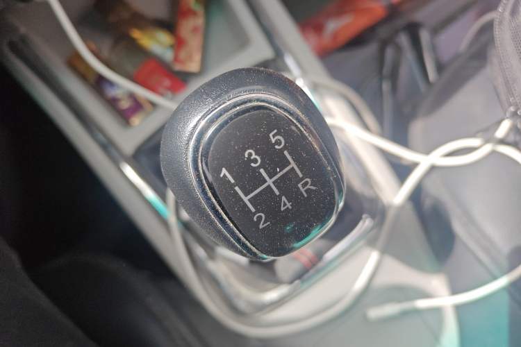 Used Jinbei New Hiace X30L 2024 Wealth Edition Van 2/5 Seats Gear Lever