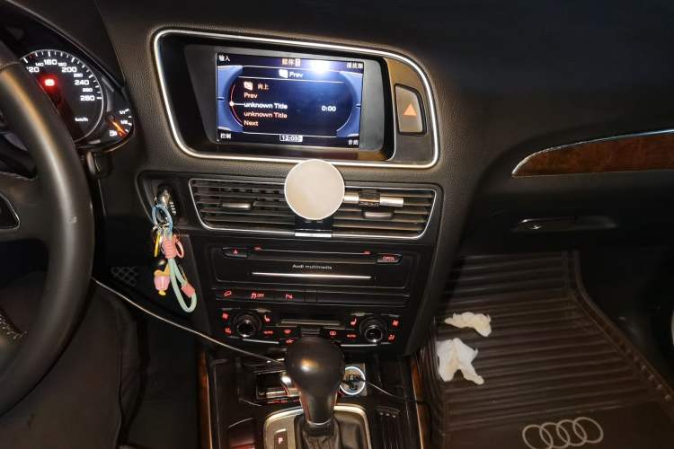 Used Audi Q5 2012 2.0TFSI Comfort Version Audio And AC Panel