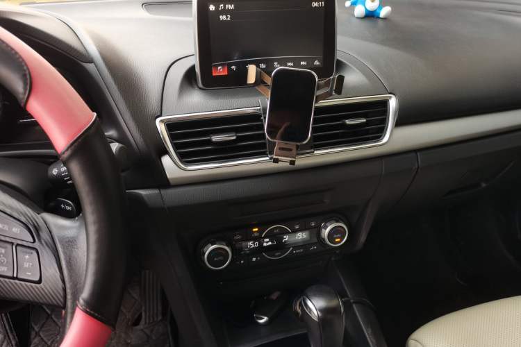 Used Mazda 3 Axela 2014 Sedan 2.0L Automatic Sport Model Audio And AC Panel