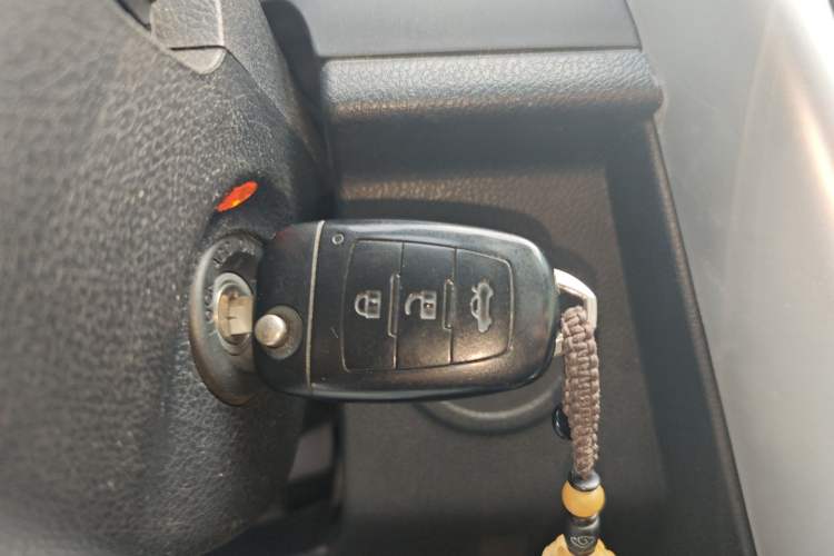 Used Bestune X80 2013 2.0L automatic comfort version
