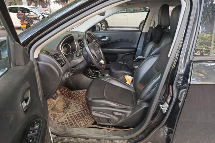 Used Jeep Compass 2019 220T Automatic Family Enjoyment Four-Wheel Drive Edition