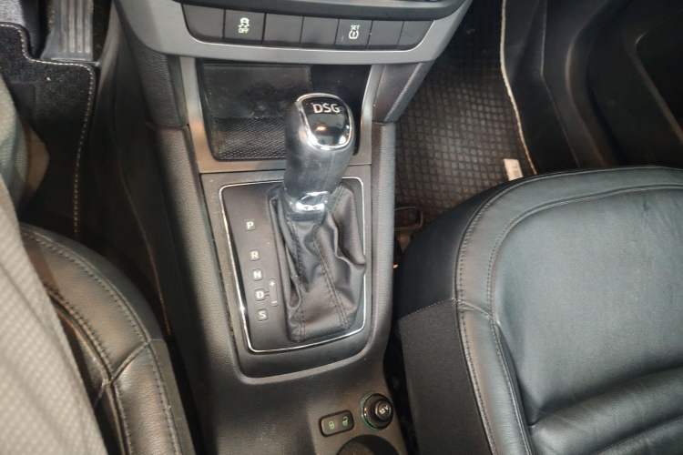 Used Skoda Yeti 2014 1.4 TSI DSG Polar Edition Gear Lever