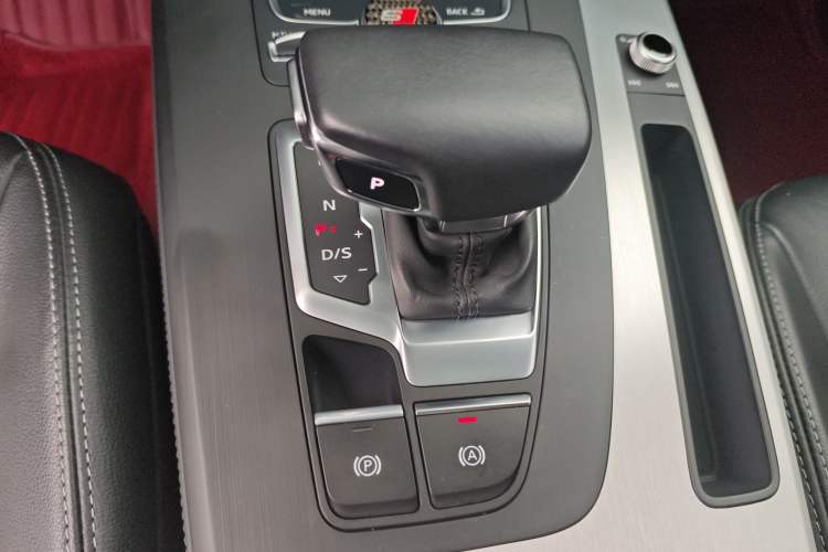 Used Audi Q5L 2020 Updated 40 TFSI Prestige Fashion Edition
