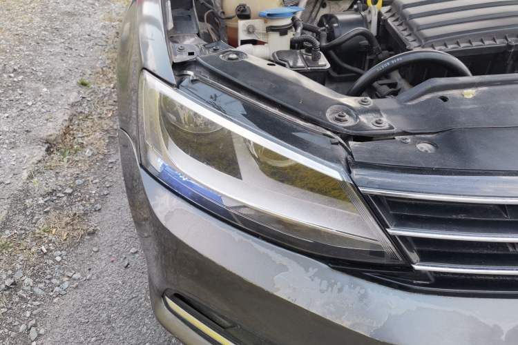 Used Volkswagen Sagitar 2015 1.6L Manual Comfort Model
