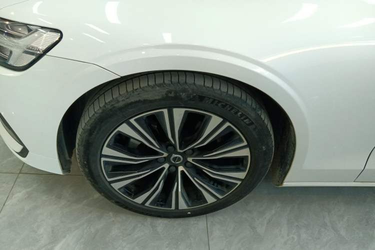 Used Volvo S60 2024 B4 Zhiyuan Luxury Edition
