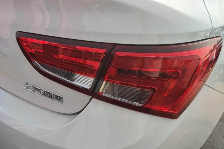 Used Buick Verano 2018 Sedan 15S Automatic Leading Model Right Rear Taillight