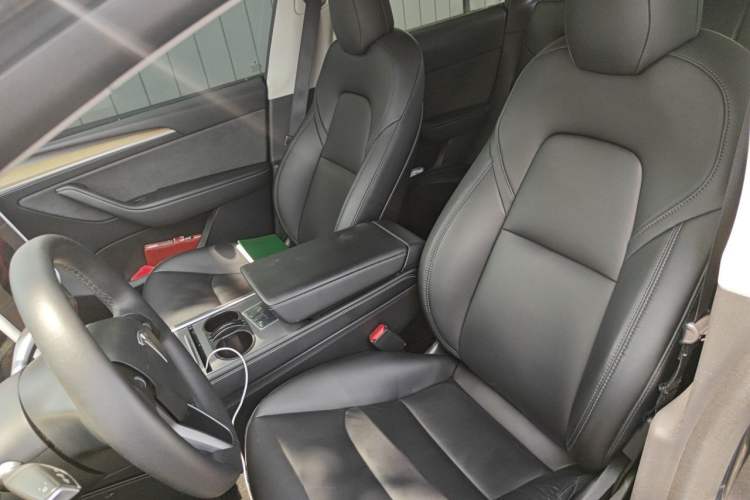 Used Tesla Model Y 2022 Long-Range All-Wheel-Drive Version