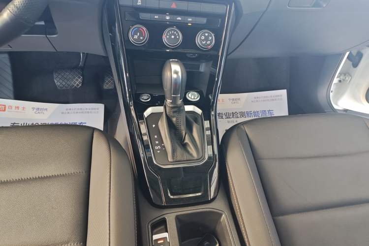 Used Volkswagen T-ROC 2020 280TSI DSG Two-Wheel Drive Comfort Version Gear Lever