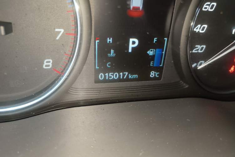 Used Mitsubishi Outlander 2019 2.0L Two-Wheel Drive Comfort Edition 5 Seats China V Standard Odometer Close Up