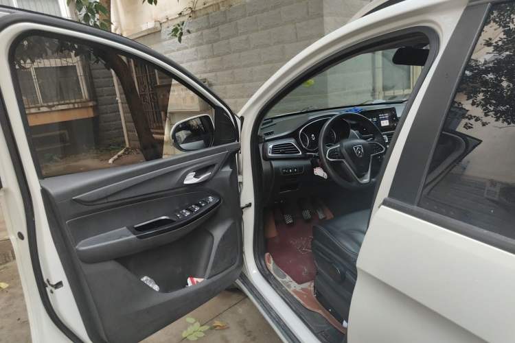 Used Baojun 730 2021 1.5L Manual Fashion Version 7 Seats
