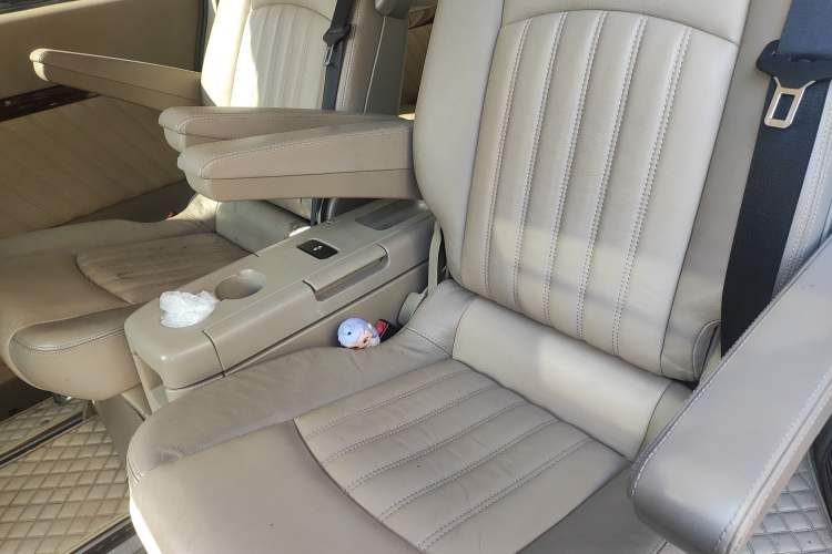 Used Mercedes-Benz Viano 2011 2.5L Prestige Edition