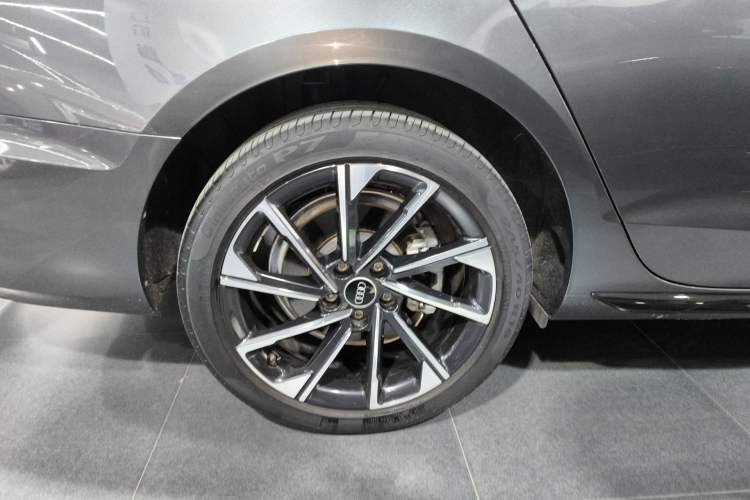 Used Audi A4L 2023 40 TFSI Luxury Dynamic Model
