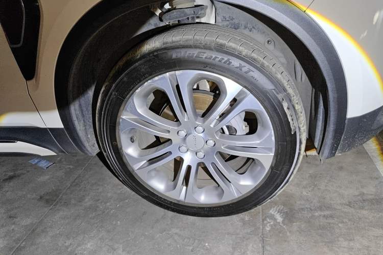 Used Lynk & Co 01 2019 2.0T Two-Wheel-Drive Pro Version China VI Standard Right Front Wheel Hub