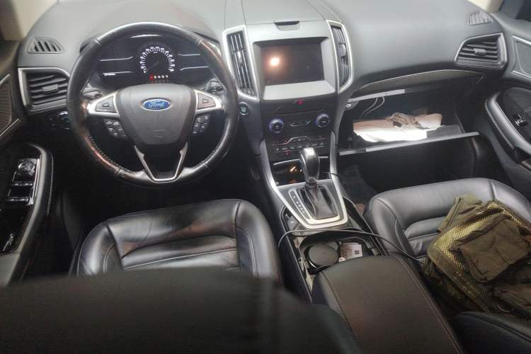 Used Ford Edge 2016 EcoBoost 245 Two-Wheel-Drive Titanium 7-Seater
