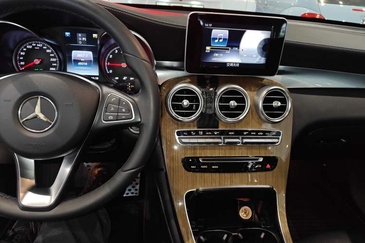 Used Mercedes-Benz GLC Coupe 2018 GLC 260 4MATIC Coupe SUV