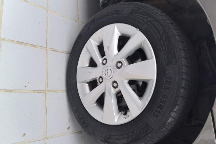 Used Nissan Livina 2013 1.6XL CVT Luxury Edition Left Front Wheel Hub