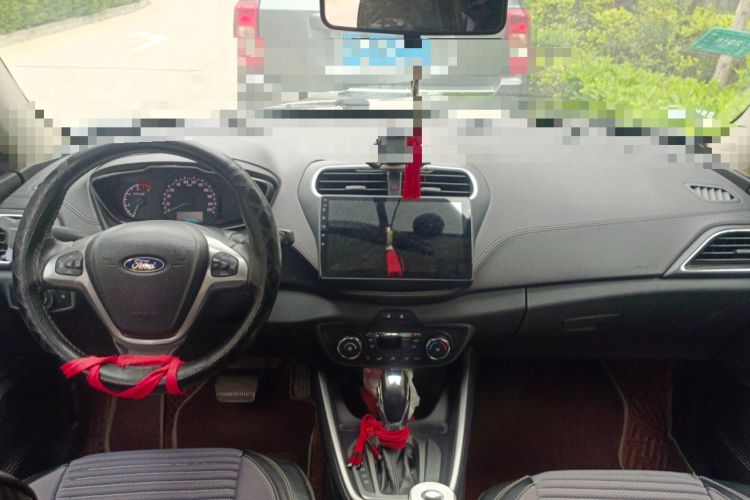 Used Ford Escort 2015 1.5L Automatic Fashion Model Center Console