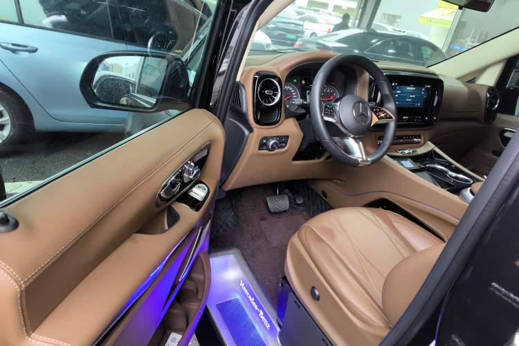 Used Mercedes-Benz Vito 2024 2.0T Business Version 7 Seats
