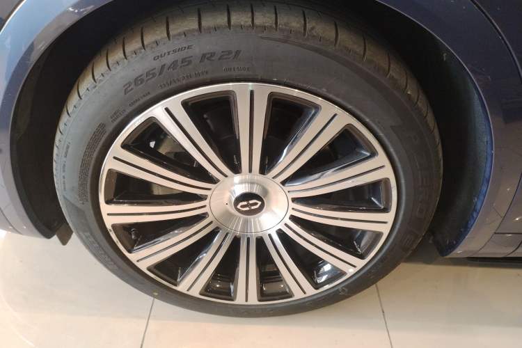 Used Hima AITO M7 2026 Model Range-Extending Ultra All-Wheel Drive 5-Seater Version Exterior 4