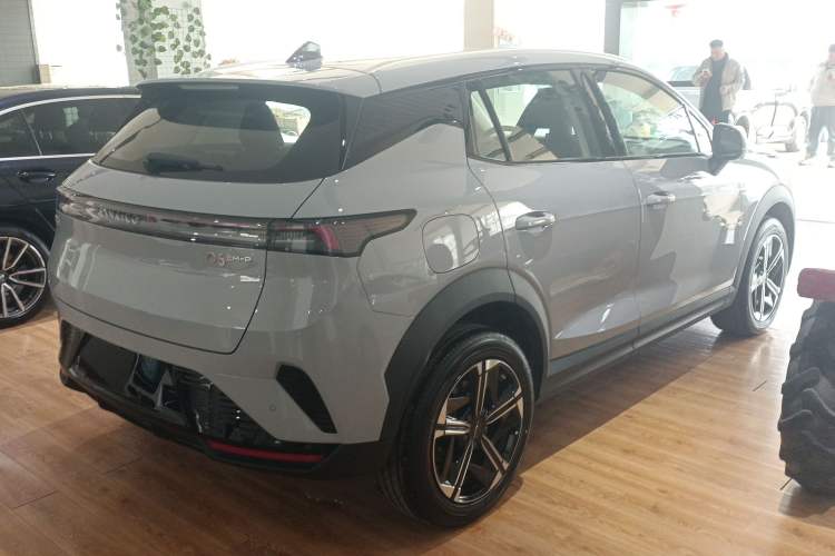 Used Lynk & Co 06 EM-P 2025 EM-P 126 Long-Range Halo