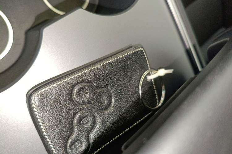 Used Tesla Model Y 2024 Rear-Wheel-Drive Version Interior 1