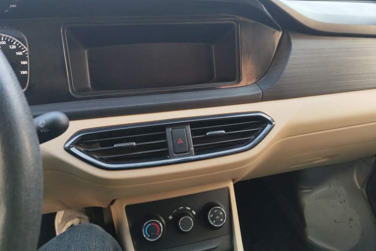 Used Kuayue Kuayue Xing V3 2023 1.5L Gasoline Comfort Model 7-Seater Passenger Vehicle
