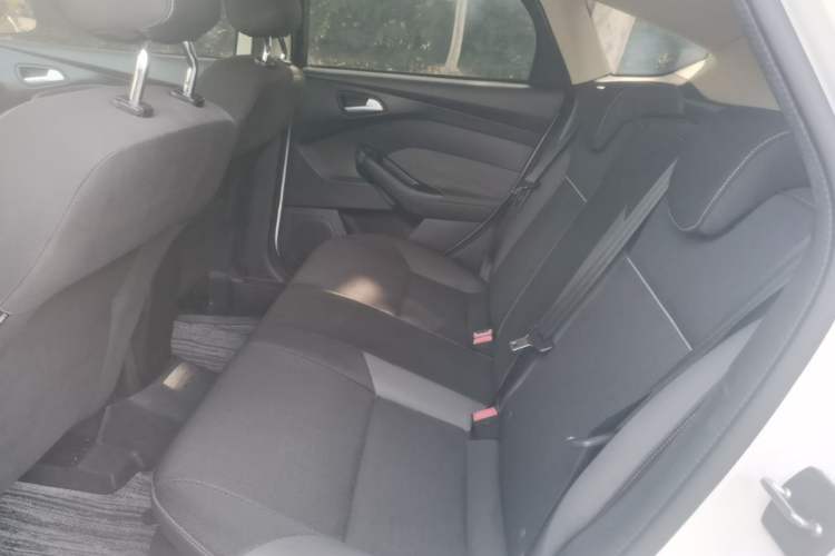 Used Ford Focus 2012 Hatchback 1.6L Manual Comfort Model
