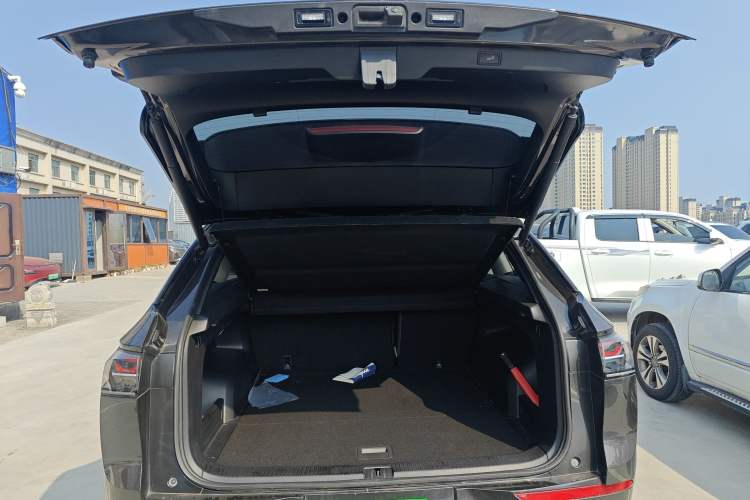 Used Volkswagen Tavendor 2024 Facelifted 380TSI All-Wheel Drive R-Line Cruise Premium Edition