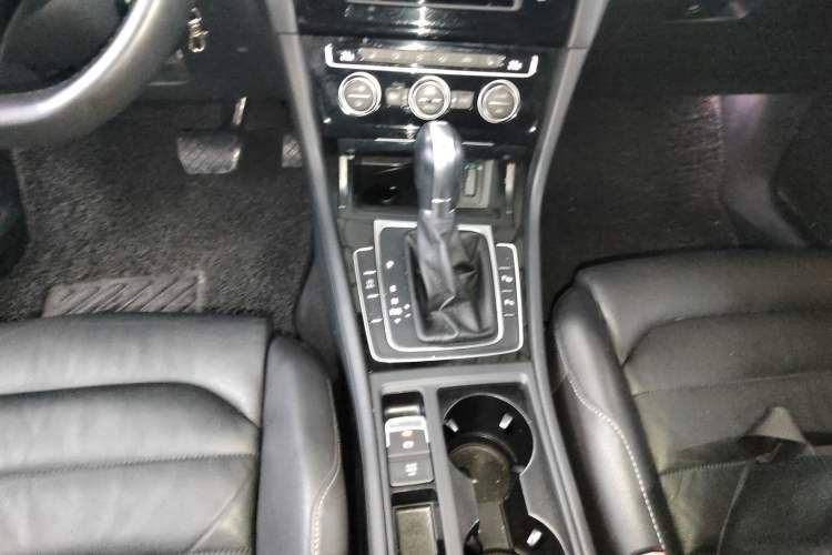 Used Volkswagen Golf 2014 1.4TSI Luxury Travel Edition
