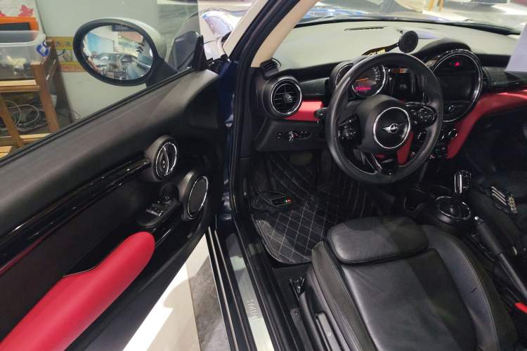 Used MINI 2018 1.5T COOPER Artist