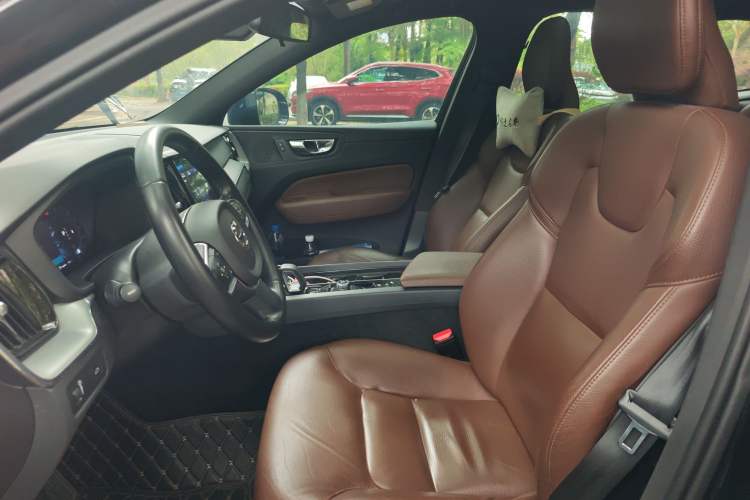 Used Volvo XC60 2022 B5 4x4 Zhiyi Luxury Edition