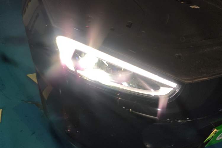 Used Hima AITO M5 2024 Extended-Range Max Rear-Wheel Drive Advanced Intelligent Driving Version Right Front Headlight