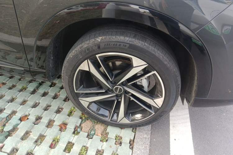 Used Roewe RX5 MAX 2022 1.5T Automatic Zhiwei Prestige Edition
