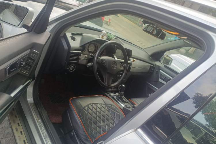 Used Mercedes-Benz GLK-Class 2011 GLK 300 4MATIC Fashion Model