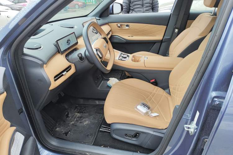 Used Geely Galaxy Xingjian 7 EM-i 2025 120km Flagship Edition
