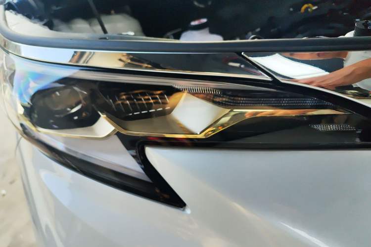 Used Toyota Granvia 2024 2.5L Hybrid Comfort Edition
