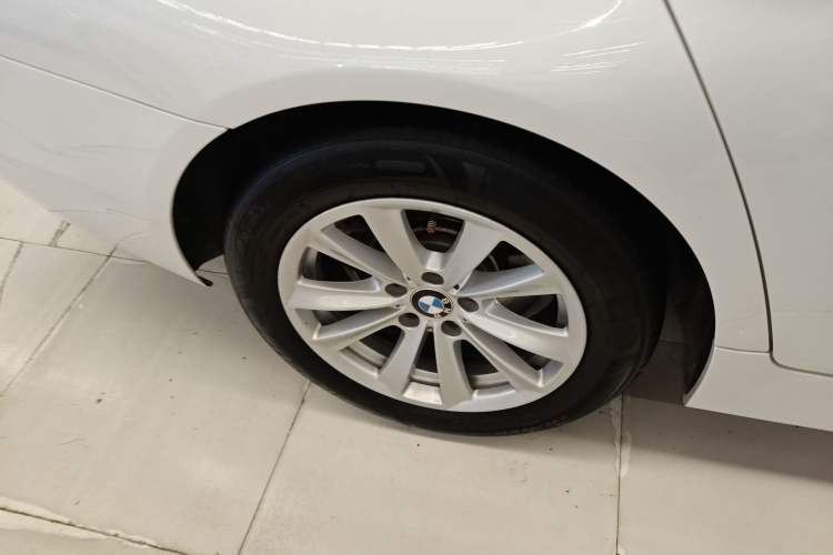 Used BMW 5 Series 2014 520Li Elegant Model

