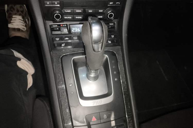 Used Porsche 718 2018 Cayman GTS 2.5T Gear Lever