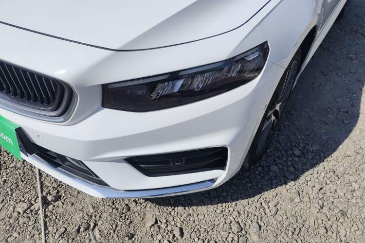 Used Geely Auto Preface 2021 Revised Version 2.0TD Luxury Edition Left Front Headlight