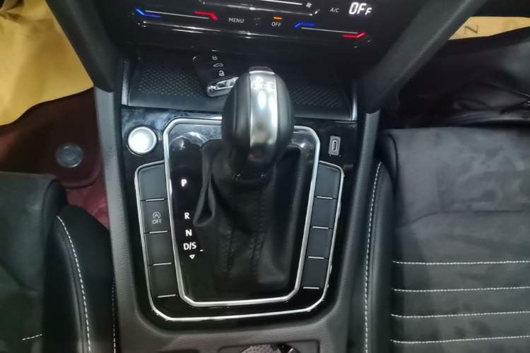 Used Volkswagen Magotan 2020 380TSI DSG Luxury Version Gear Lever