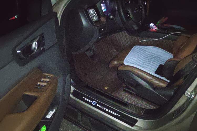 Used Volvo XC60 2024 B5 4x4 Smart Luxury Edition