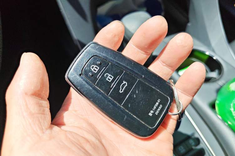 Used Toyota Avalon 2019 2.0L Ambition Edition China VI