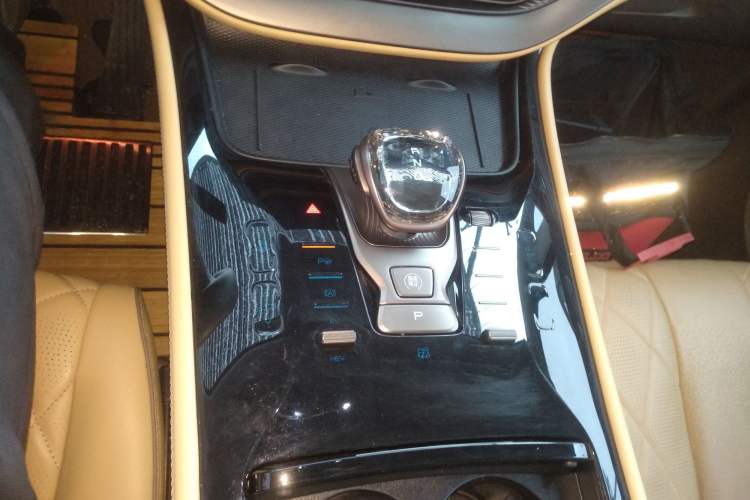 Used Denza D9 2022 DM-i 970 Four-Wheel Drive Flagship Model