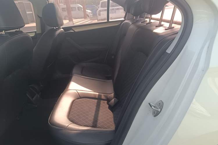 Used Skoda Rapid 2019 1.5L Automatic Comfort Edition China VI Standard Left Rear Seat