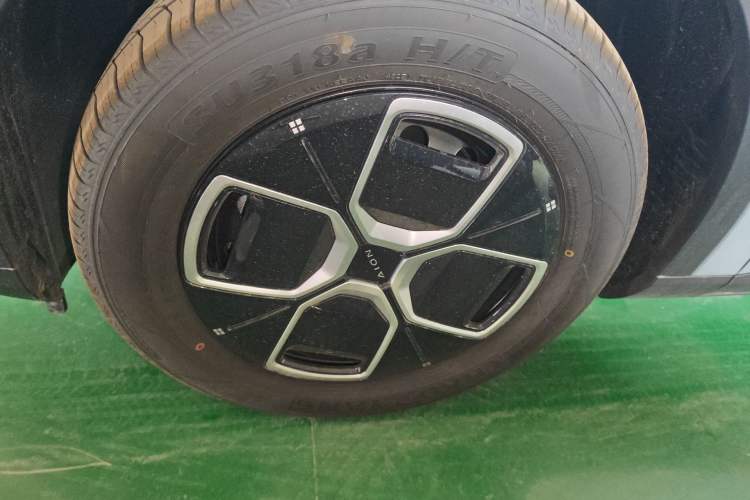 Used AION UT 2025 330 Starlight Edition
