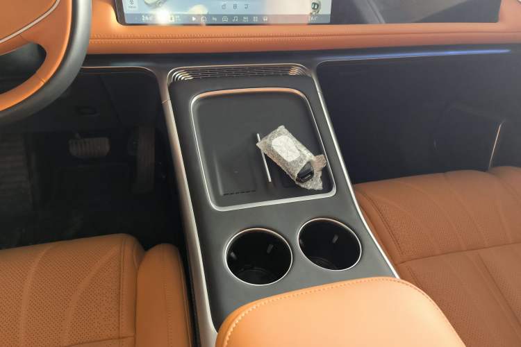 Used XPeng G9 2025 625 Long-Range Max Gear Lever