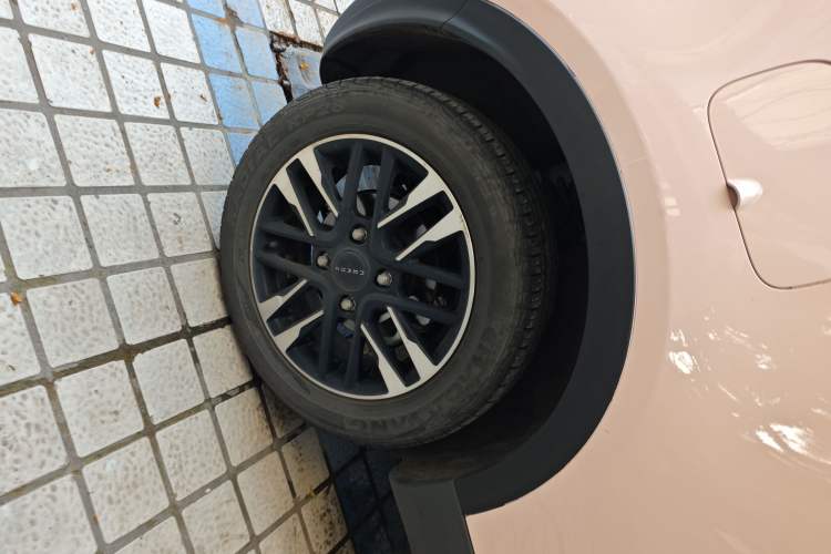 Used Chery QQ Little Ant 2022 Sweet Pink Edition Half-Sugar Version 3-Cell Lithium 30kW 301km