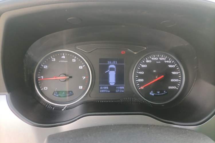 Used JAC Refine M4 2019 Business & Travel Series 2.0L Manual Comfort Model China VI