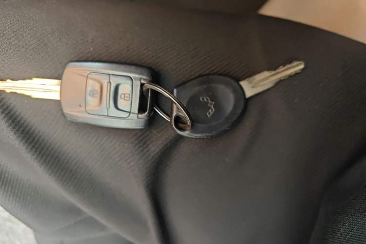 Used Wuling Rongguang V 2018 1.5L Standard Version
