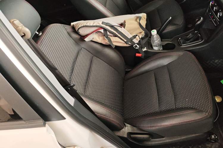 Used Chery Tiggo 3 2016 1.6L CVT ZhiShang Edition Right Front Seat